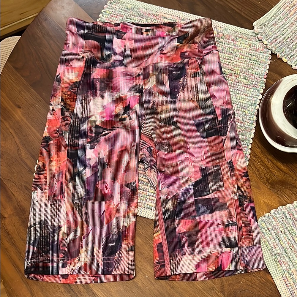 Lululemon Pink and Black Bike Shorts Artistic Design w/side pockets. - Picture 4 of 16